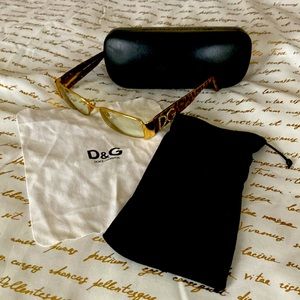 Dolce and Gabbana leopard print initial glasses